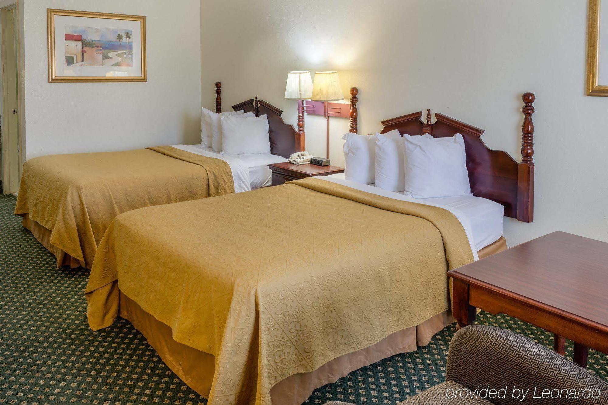 Econo Lodge Inn&Suites Filadelfia Exterior foto